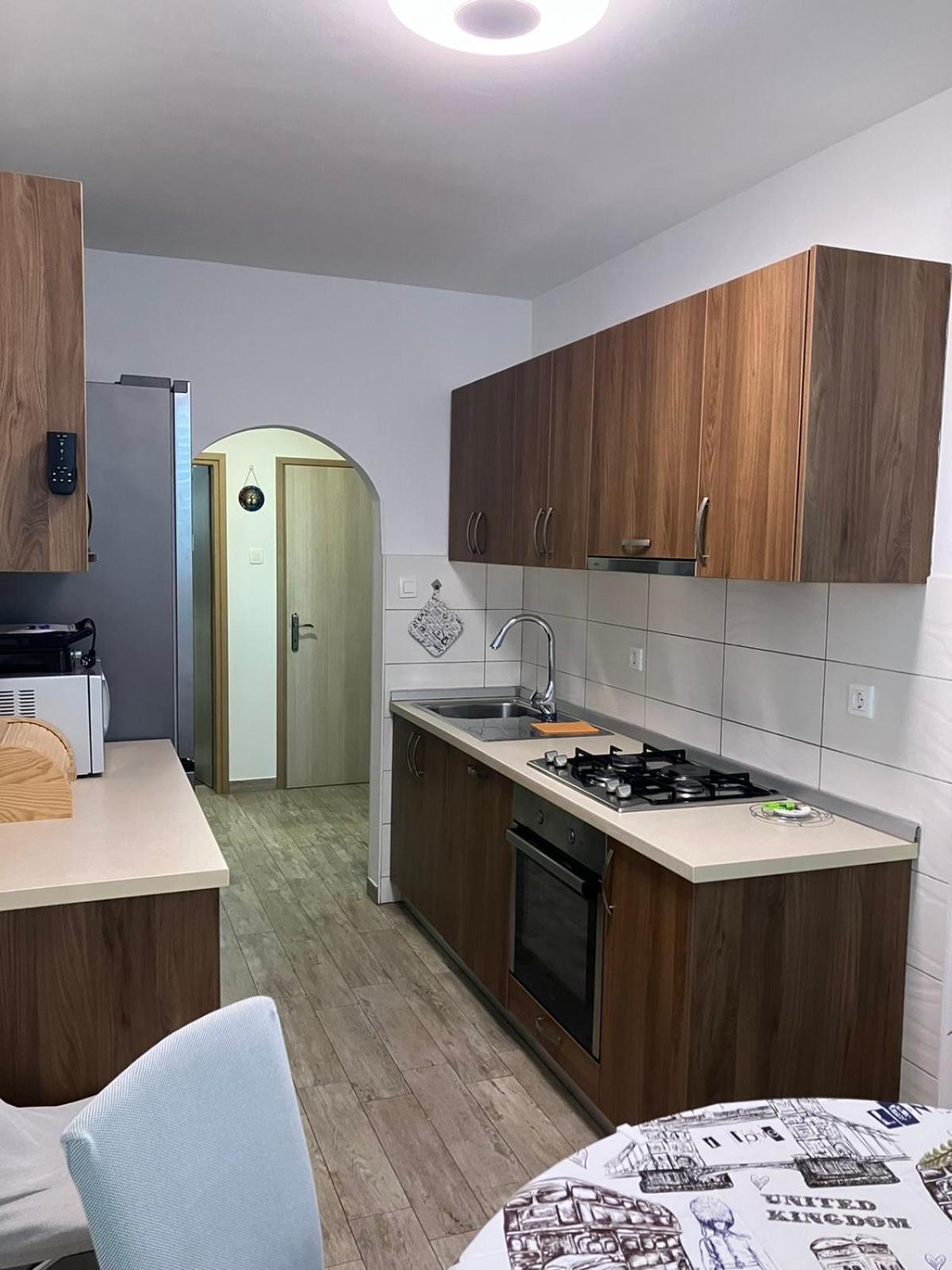Apartman Natali เวอร์ซาร์ ภายนอก รูปภาพ